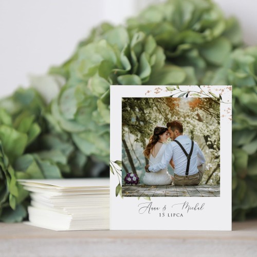 Zdjęcie polaroid w podziękowaniu dla gości z gałązkami z elementami złota