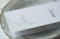 Karta menu z motywem delikatnych gałązek