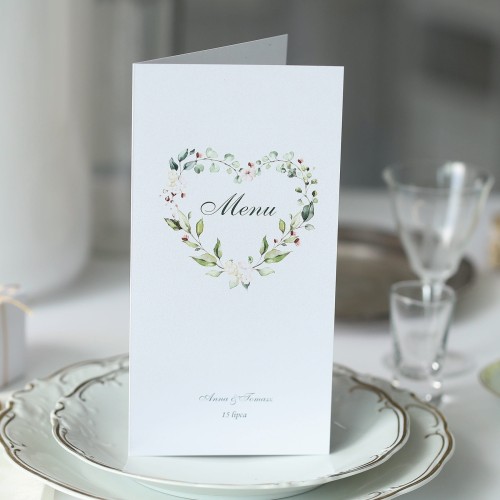 Karta menu z delikatnym zielonym serduszkiem