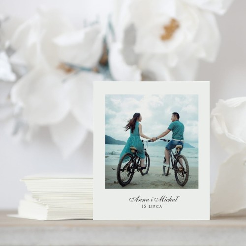 Zdjęcie polaroid w podziękowaniu dla gości z eleganckim napisem