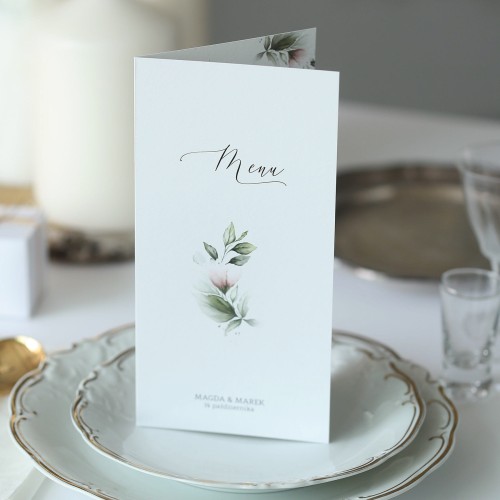 Karta menu z różowymi kwiatami