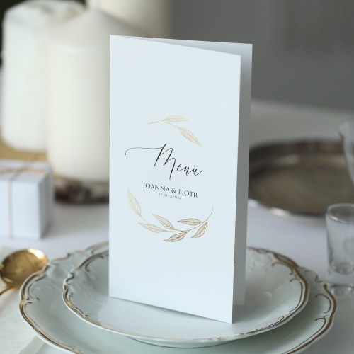 Karta menu ze złotymi liśćmi