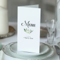Karta menu z zielonym motywem kwiatowym