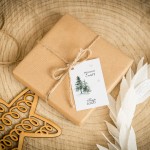 Świąteczne bileciki z logo z motywem choinek malowanych akwarelą