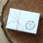 Naklejki  z logo z motywem delikatnego wianuszka