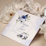 Zaproszenie ślubne drukowane z motywem niebieskich kwiatów