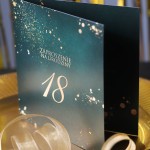 Szmaragdowo-złote zaproszenia na 18 urodziny