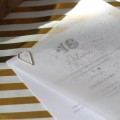Zaproszenia ze srebrnym brokatem na 18 urodziny