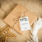 Świąteczne bileciki z logo ze stroikami