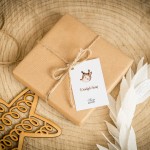 Świąteczne bileciki z logo z reniferem