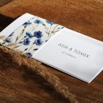 Zaproszenia ślubne romantyczne z motywem chabrów