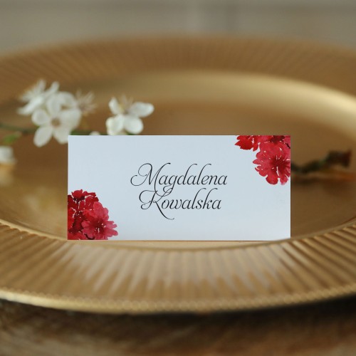 Winietki z czerwonymi kwiatami