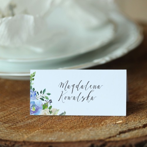 Winietki z niebieskimi kwiatami