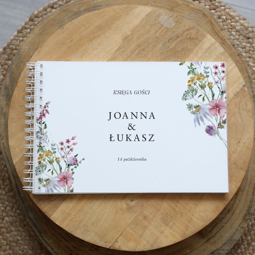 Księga gości klasyczna lub z ankietami - wzór z inicjałami i polnymi kwiatami