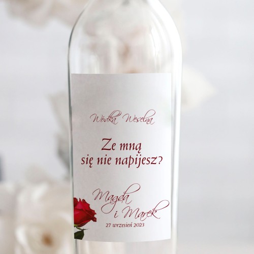 Weselne naklejki na butelkę