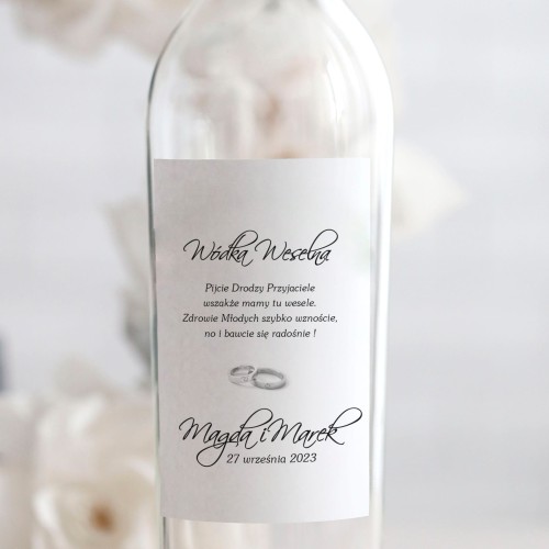Weselne naklejki na butelkę