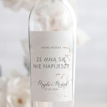Weselne naklejki na butelkę