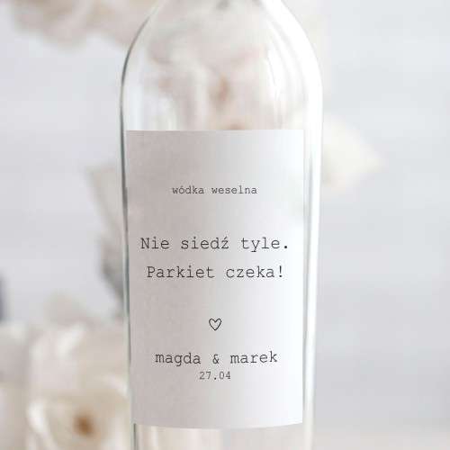 Weselne naklejki na butelkę