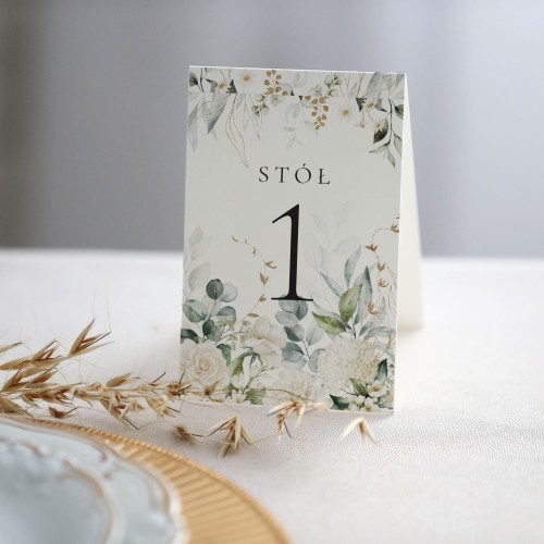 Numerki na stół z liśćmi eukaliptusa