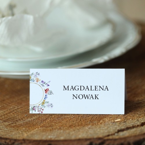 Winietki z delikatnymi kwiatami