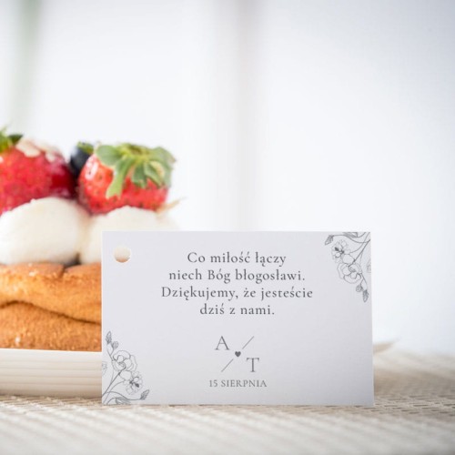 Karteczki do ciasta weselnego z delikatnymi kwiatami