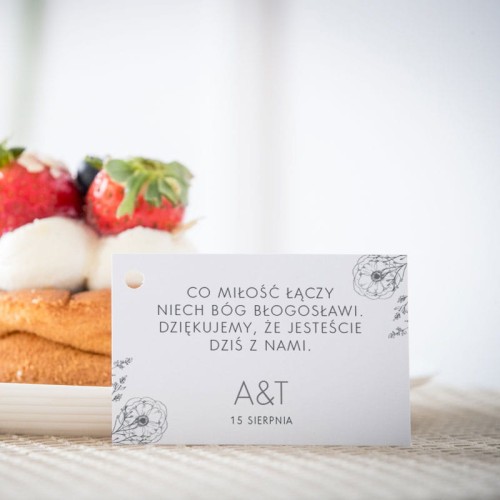 Karteczki do ciasta weselnego z subtelnymi kwiatami