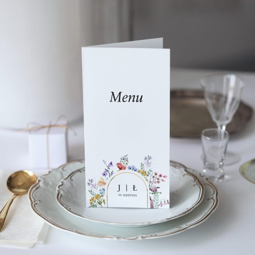 Karta menu z delikatnymi kwiatami