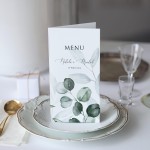 Karta menu lub harmonogram z listkami eukaliptusa