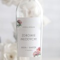 Weselne naklejki na butelkę z piwonią