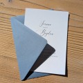 zaproszenia-minimalistyczne-z-szaroniebieska-kopertą.jpg
