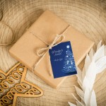 Świąteczne bileciki z logo granatowe z choinką