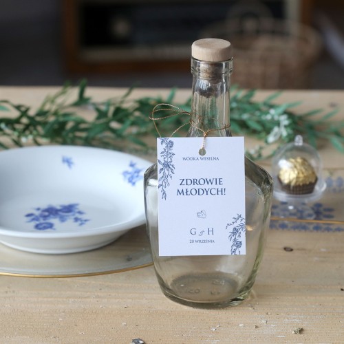 Zestaw 18 zawieszek na alkohol z łabędziem