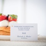 Karteczki do ciasta weselnego z granatowymi kwiatami i łabędziami