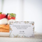 Karteczki do ciasta weselnego z rustykalnym motywem polnych kwiatów