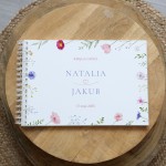 Księga gości klasyczna lub z ankietami - wzór z wiosennymi kwiatami