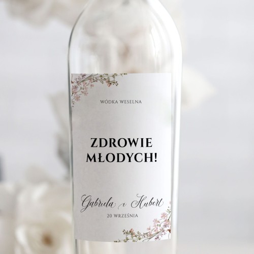 Weselne naklejki na butelkę ze ślicznym, akwarelowym wiankiem