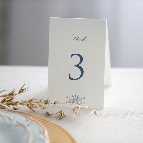 Numerki na stół w niebieskim odcieniu indygo