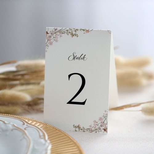 Numerki na stół z akwarelowym wiankiem polnych kwiatów