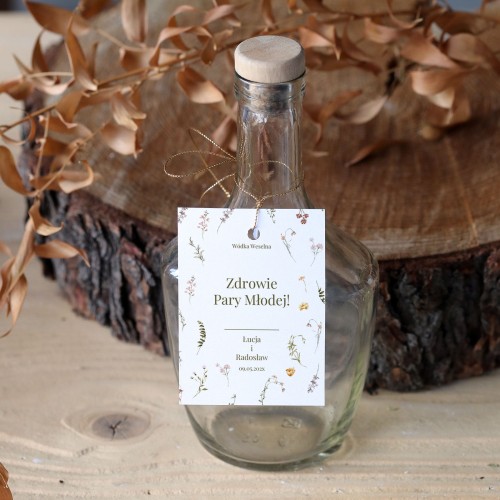 Zestaw 18 zawieszek na alkohol ze złocistą łąką