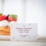 Karteczki do ciasta weselnego z rustykalnymi polnymi kwiatami