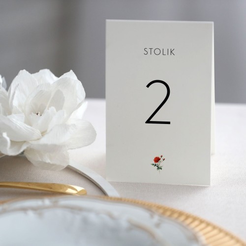 Numerki na stół z klasyczną, czerwoną różą
