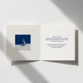 Kartki firmowe na Boże Narodzenie z zimową choinką - 14,5x14,5 cm rozkładane - granatowa