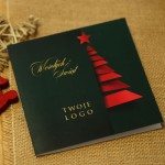 Ciemnozielone kartki Firmowe na Boże Narodzenie  z motywem choinki - 14,5x14,5 cm