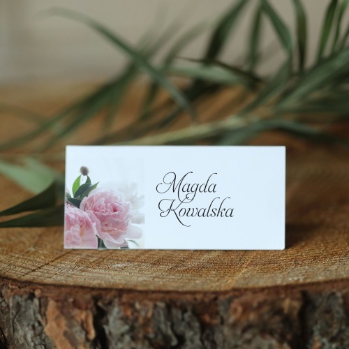 Winietki z różowymi piwoniami