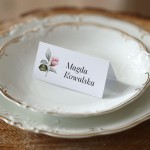 Winietki z pudrowo różowym kwiatem