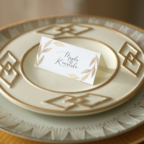 Winietki ze złotymi liśćmi