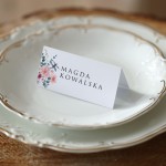 Winietki z motywem delikatnego kwiatowego bukietu