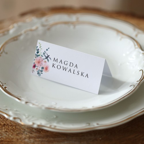 Winietki z motywem delikatnego kwiatowego bukietu