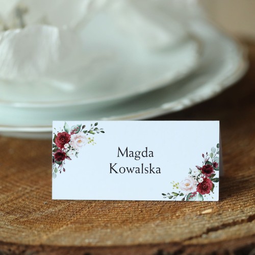 Winietki z motywem bordowych kwiatów