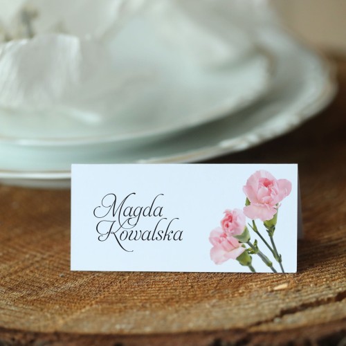 Winietki z różowymi goździkami